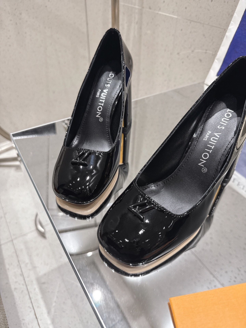 l0vis Vvtt0n heeled shoes